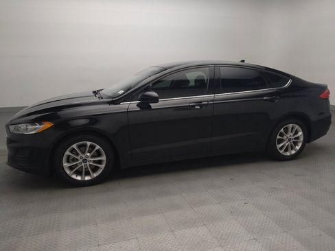 Used 2020 Ford Fusion SE FWD image 2