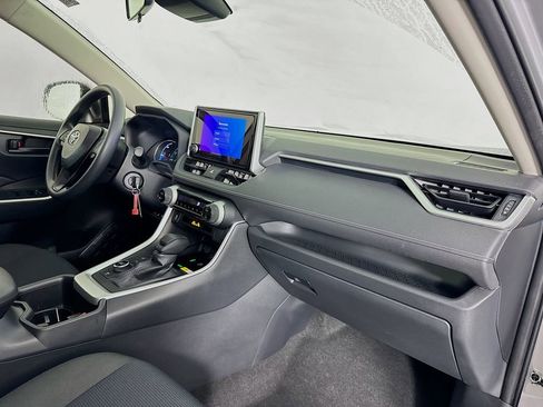 Used 2025 Toyota RAV4 LE image 30