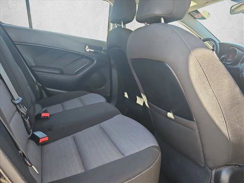 Used 2016 Kia Forte EX image 19
