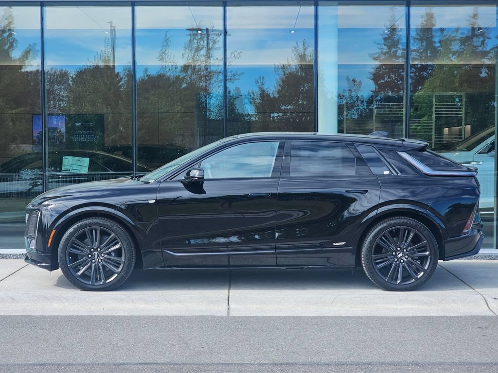 New 2026 Cadillac Lyriq V AWD/4WD image 2
