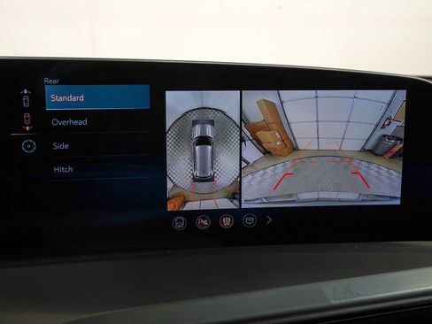 Used 2026 Cadillac Vistiq Luxury AWD/4WD image 28