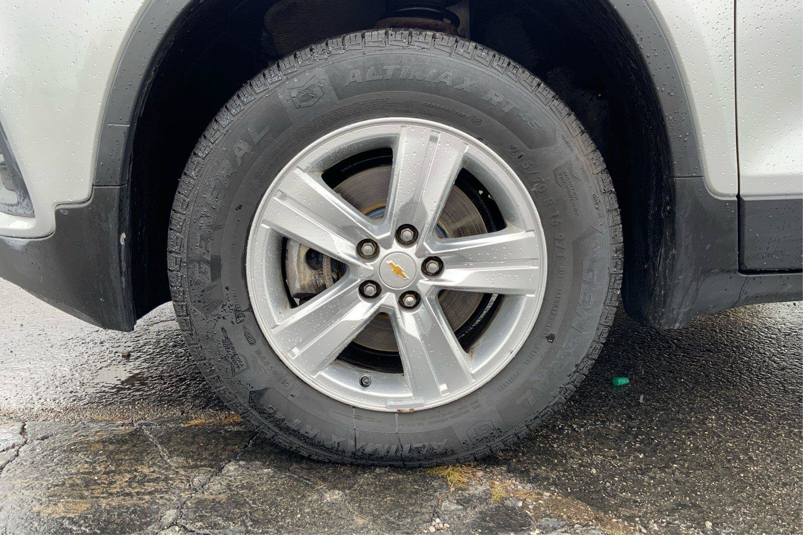 Used 2018 Chevrolet Trax LS AWD/4WD image 29