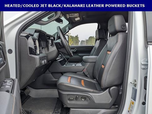 Used 2025 GMC Sierra 2500 AT4 image 5