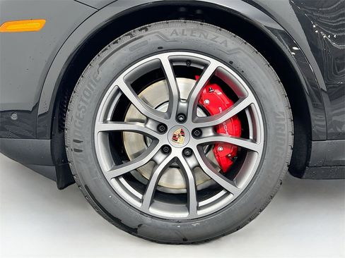 New 2026 Porsche Cayenne S image 33