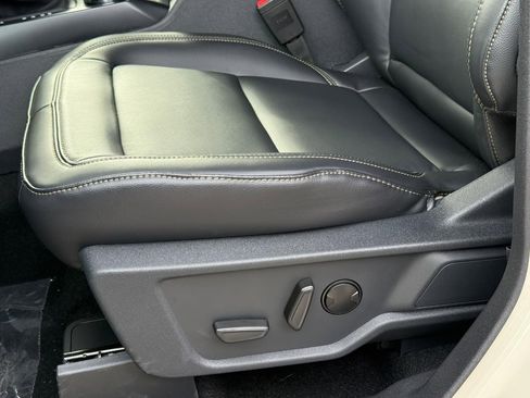 New 2025 Ford Bronco Badlands image 18