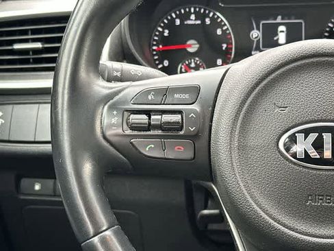 Used 2018 Kia Sorento LX image 8