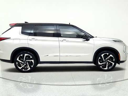 Used 2022 Mitsubishi Outlander SE AWD/4WD image 10
