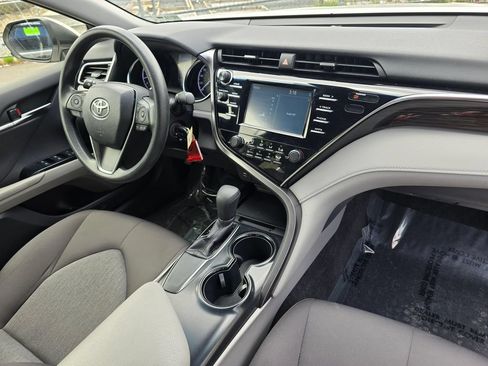 Used 2018 Toyota Camry LE FWD image 10