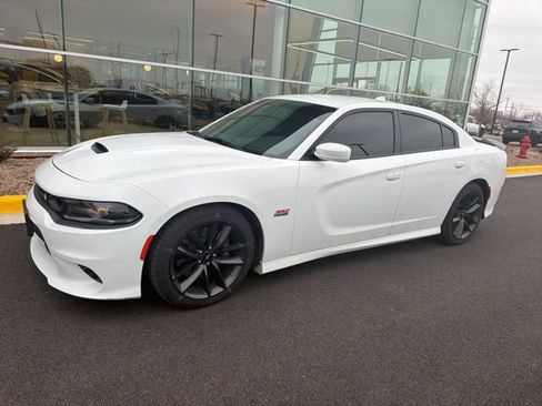 Used 2019 Dodge Charger Scat Pack image 3
