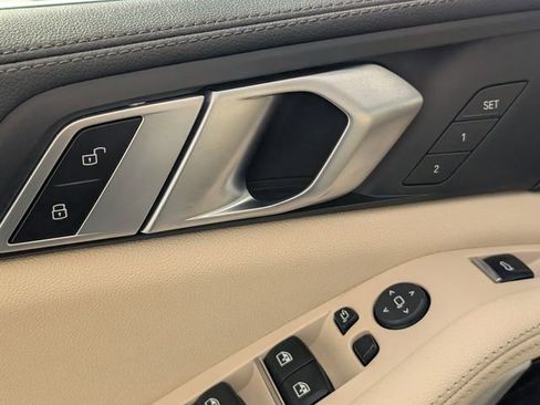 Used 2020 BMW X5 xDrive40i w/ Executive Package image 11