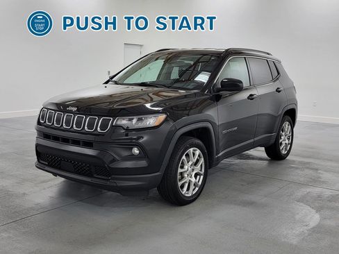 Used 2022 Jeep Compass Latitude AWD/4WD image 4