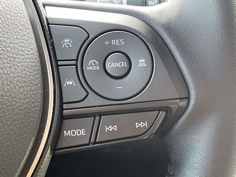 Used 2025 Toyota Corolla XSE FWD image 30