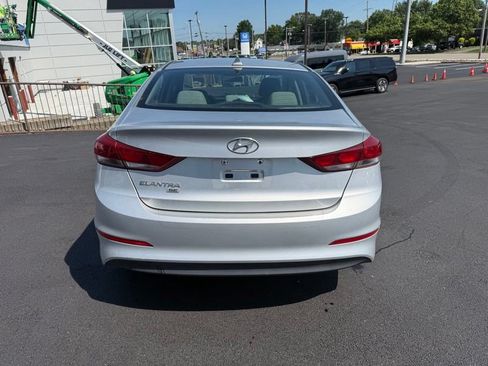 Used 2017 Hyundai Elantra SE w/ Cargo Package FWD image 7