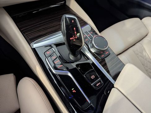 Used 2023 BMW 530i w/ Premium Package image 13