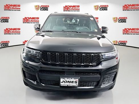Used 2023 Jeep Grand Cherokee L Laredo AWD/4WD image 13