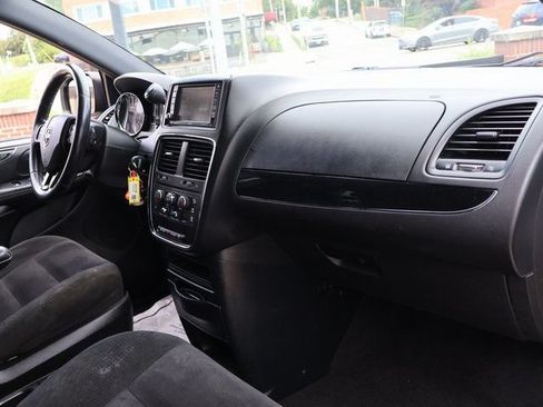 Used 2015 Dodge Grand Caravan SE FWD image 8