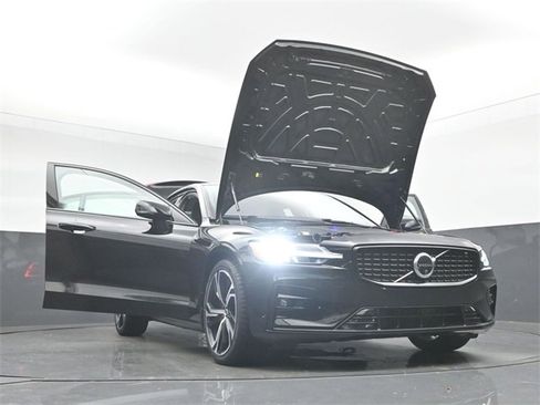 Used 2024 Volvo S60 B5 Plus image 52