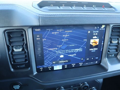 New 2025 Ford Bronco Badlands image 6