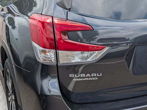 Used 2019 Subaru Forester Limited AWD/4WD image 17