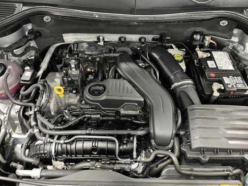 Used 2022 Volkswagen Taos SEL image 34