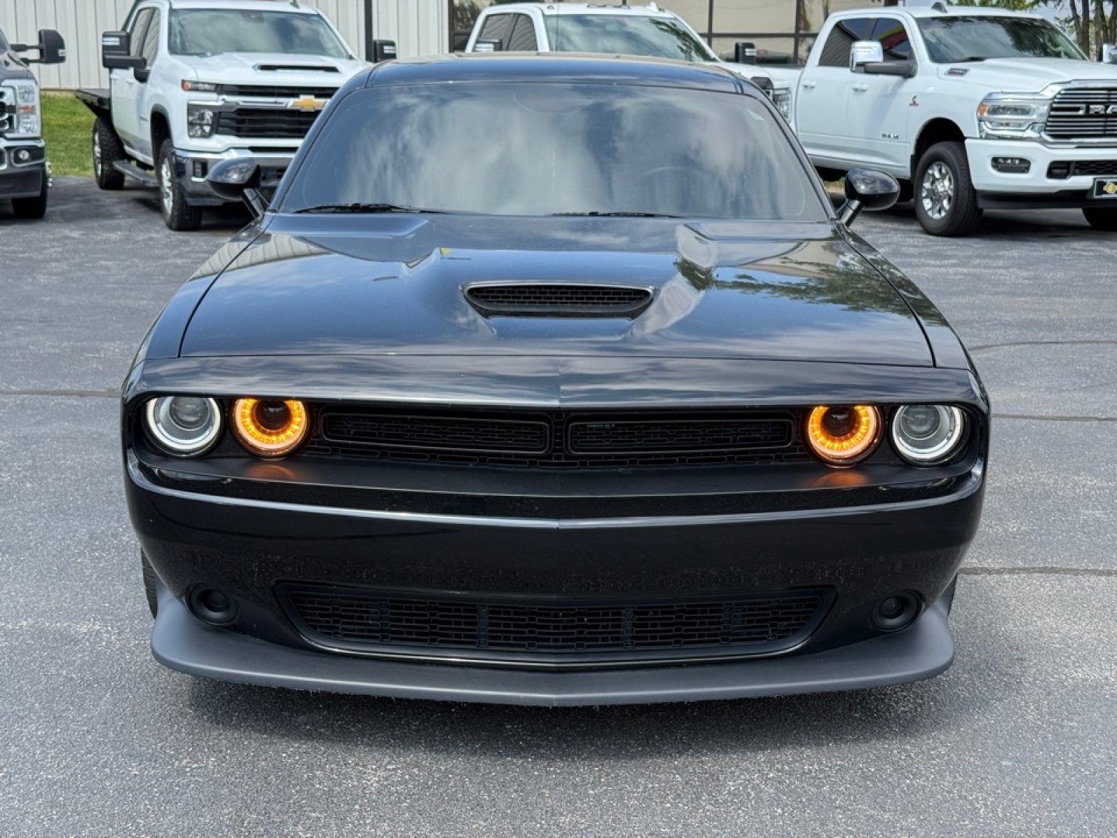 Used 2023 Dodge Challenger R/T RWD image 3