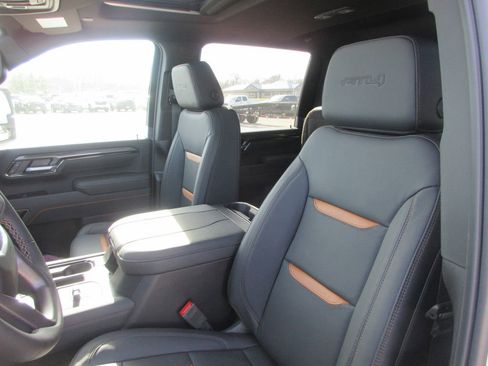 New 2026 GMC Sierra 3500 AT4 w/ AT4 Premium Plus Package AWD/4WD image 13