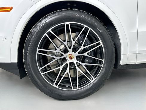 Certified 2026 Porsche Cayenne Coupe AWD/4WD image 11