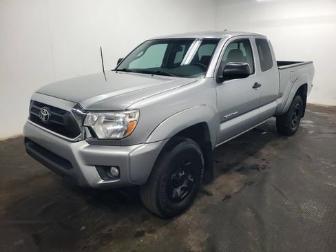 Used 2014 Toyota Tacoma 4x4 Access Cab V6 w/ SR5 Package image 1