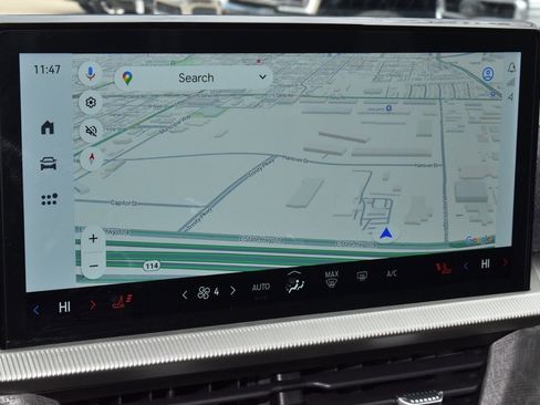 Certified 2025 Ford Explorer Platinum w/ LUX Leather Package image 28