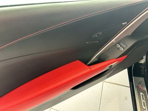 Used 2017 Chevrolet Corvette Stingray Coupe w/ Z51 2LT image 18