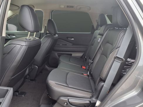 New 2026 Nissan Pathfinder SL AWD/4WD image 15