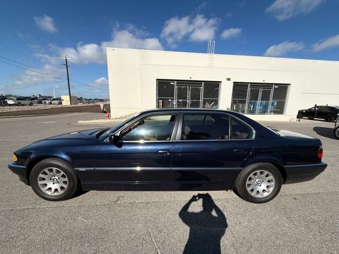 Used 2001 BMW 740iL RWD image 2