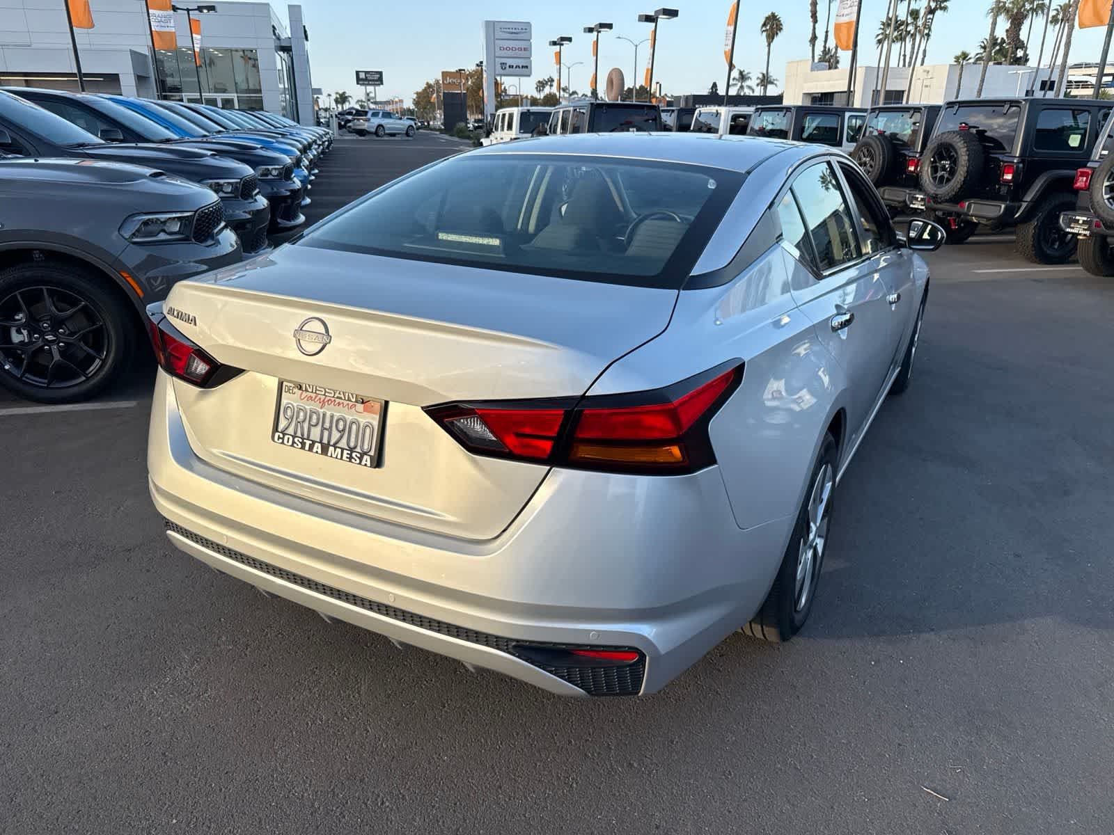 Used 2023 Nissan Altima 2.5 S FWD image 14