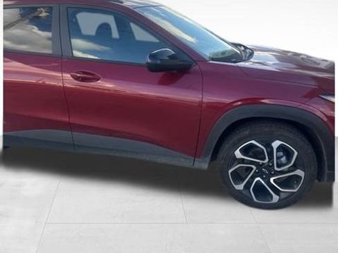 Used 2025 Chevrolet Trax RS w/ Driver Confidence Package image 3