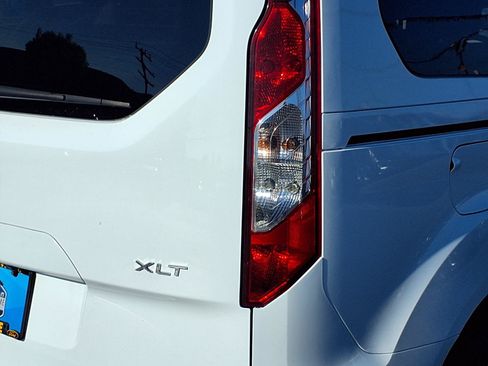 Used 2022 Ford Transit Connect XLT FWD image 24