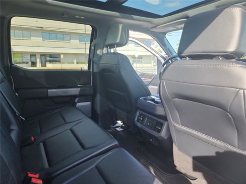 Used 2024 Ford F250 Lariat w/ Tremor Off-Road Package image 28