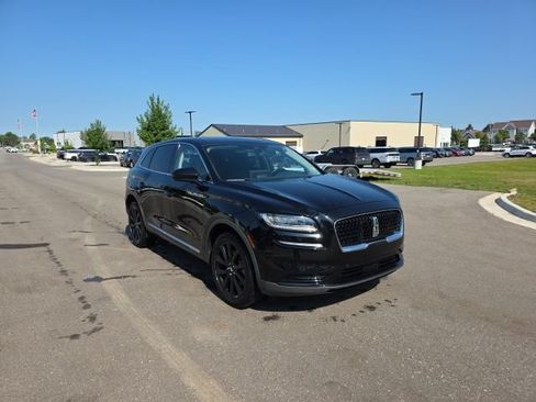 Used 2023 Lincoln Nautilus Reserve w/ Equipment Group 201A AWD/4WD image 3