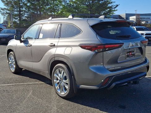 New 2026 Toyota Highlander Limited AWD/4WD image 3