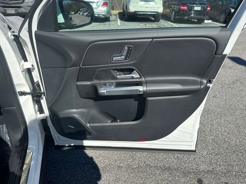 New 2026 Mercedes-Benz GLB 250 image 14