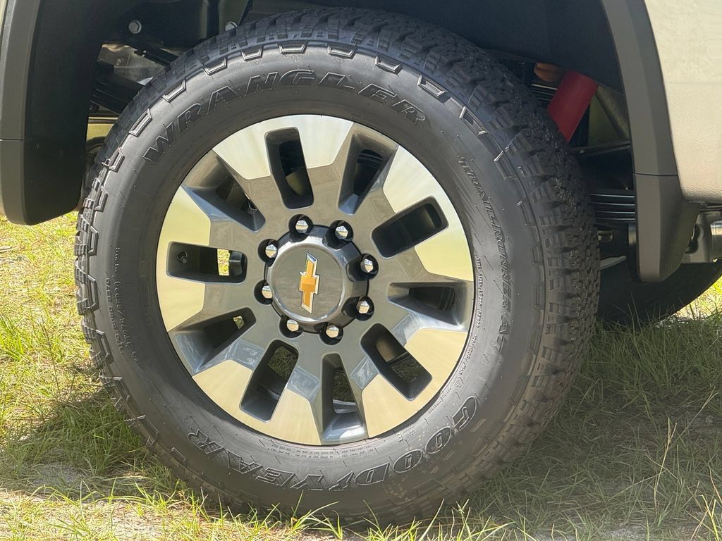 New 2026 Chevrolet Silverado 2500 LT w/ All Star Edition AWD/4WD image 10