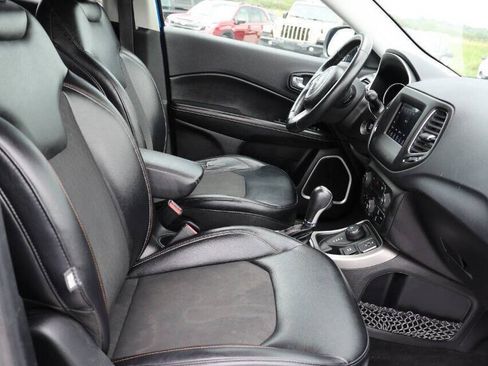 Used 2017 Jeep Compass Latitude w/ Popular Equipment Group AWD/4WD image 15