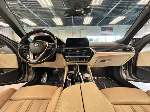 Used 2019 BMW 530i w/ Convenience Package RWD image 23