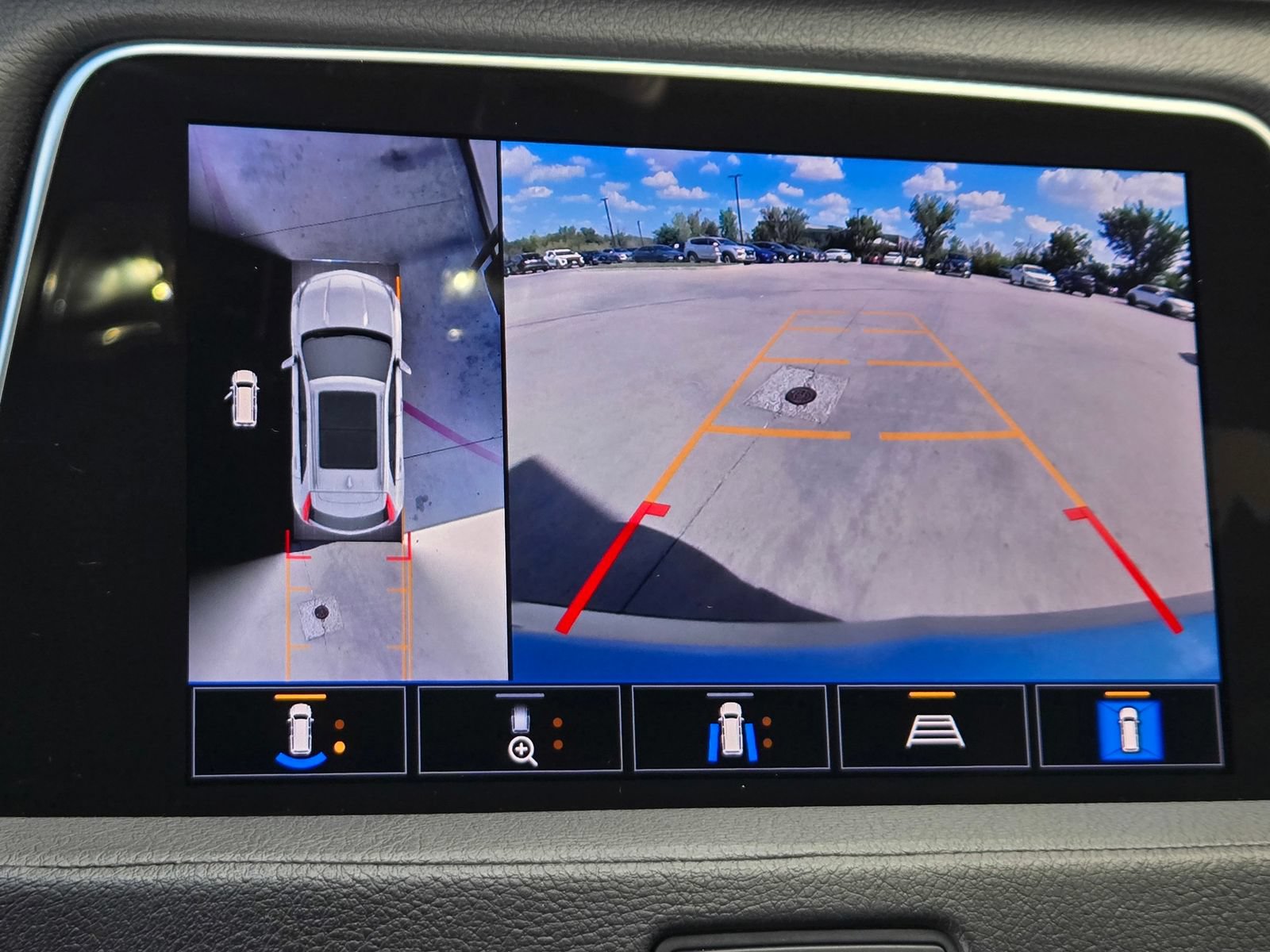 Used 2022 Cadillac XT4 Sport w/ Comfort Package FWD image 16