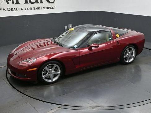 Used 2007 Chevrolet Corvette Coupe w/ Preferred Equipment Group RWD image 49