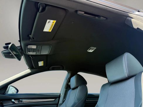 Used 2018 Honda Accord Sport image 15