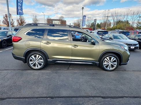 Used 2022 Subaru Ascent Limited w/ Technology Package image 7
