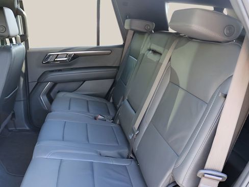 Used 2025 Chevrolet Tahoe LT AWD/4WD image 16