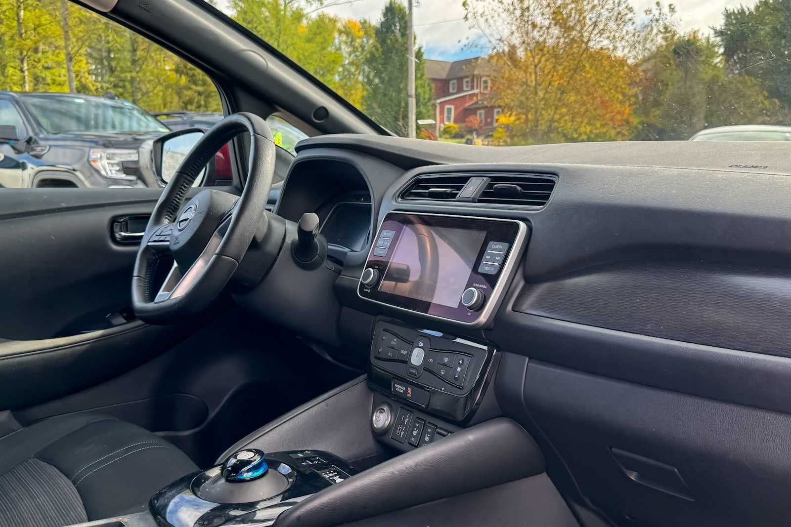 Certified 2025 Nissan Leaf SV Plus FWD image 10
