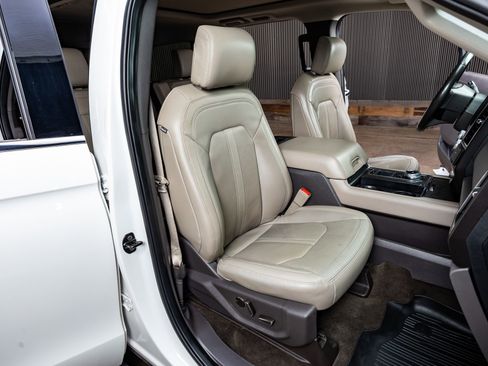 Used 2020 Ford Expedition Limited w/ Equipment Group 301A image 27