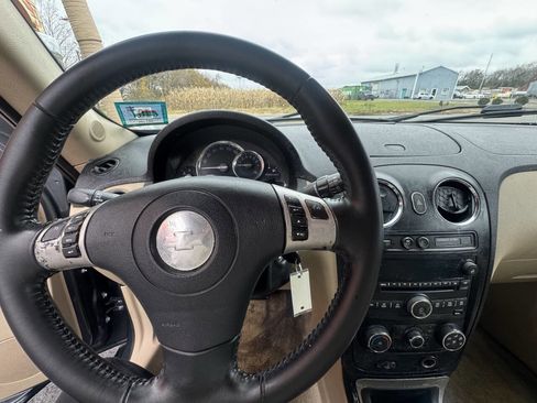 Used 2010 Chevrolet HHR LT image 10